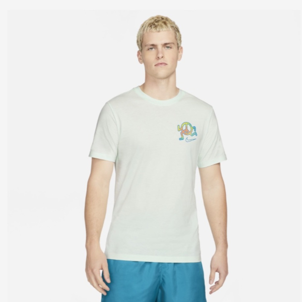 NWT Nike Tee
